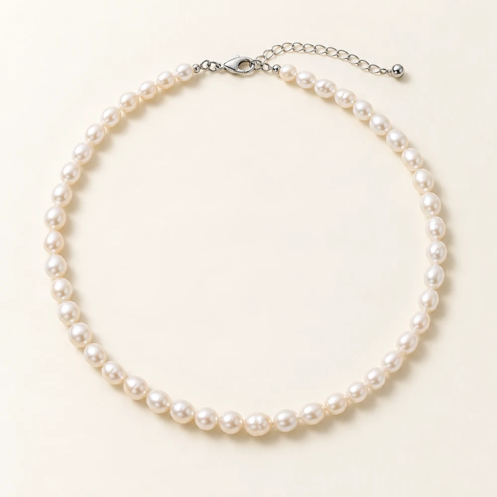 Pearl Garden Necklace in White / Silver
