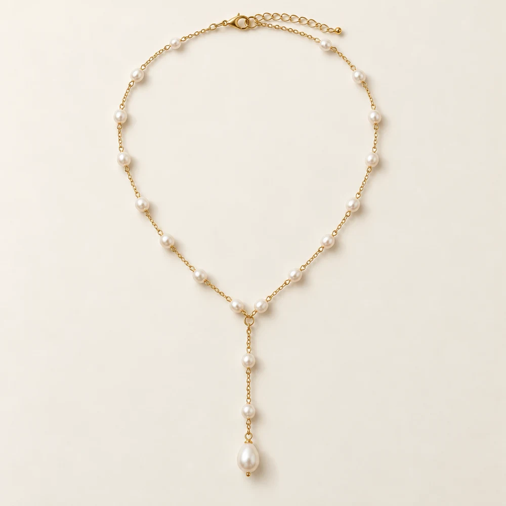 Pearl Lariat Necklace in Gold / White